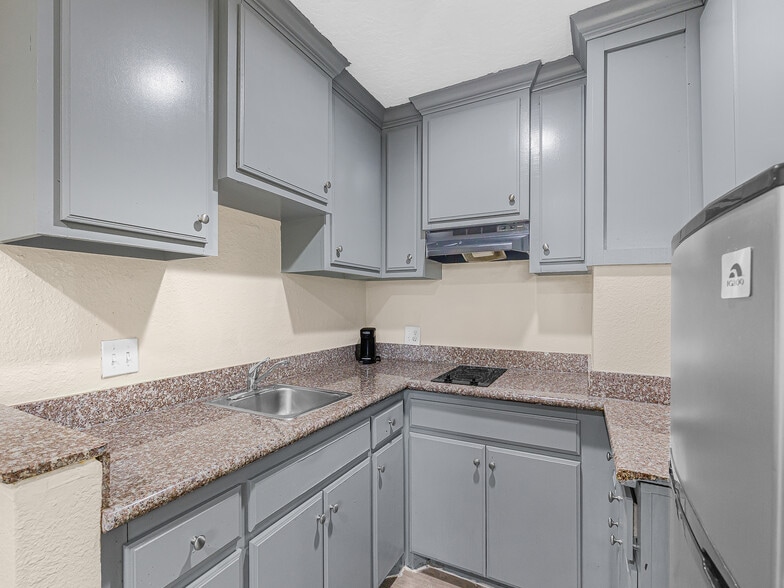 More Photos Of 6712 Morningside Dr, Houston Hospitality For Sale