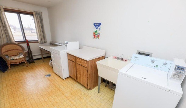 More Photos Of 315 E Main St, Cyrus Apartments For Sale