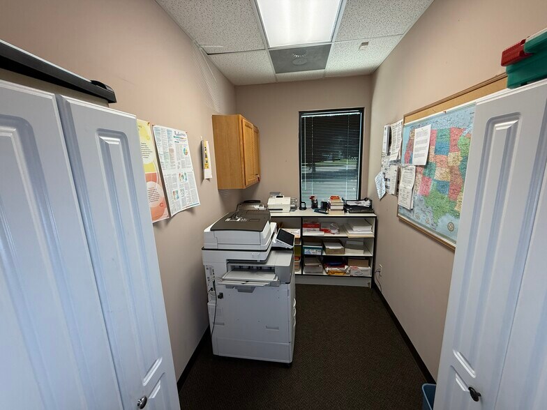 More Photos Of 99 Grove Park Ln, Woodstock Loft Creative Space For Sale