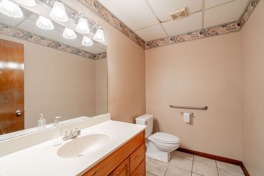 More Photos Of 3329 Florida Ave, Kenner Office For Sale