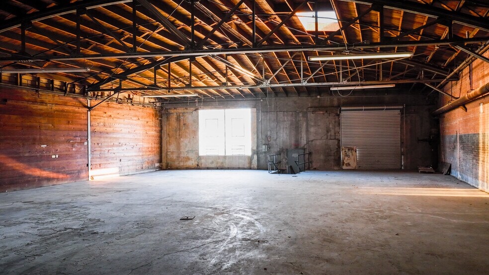 More Photos Of 10 N Milby St, Houston Warehouse For Lease