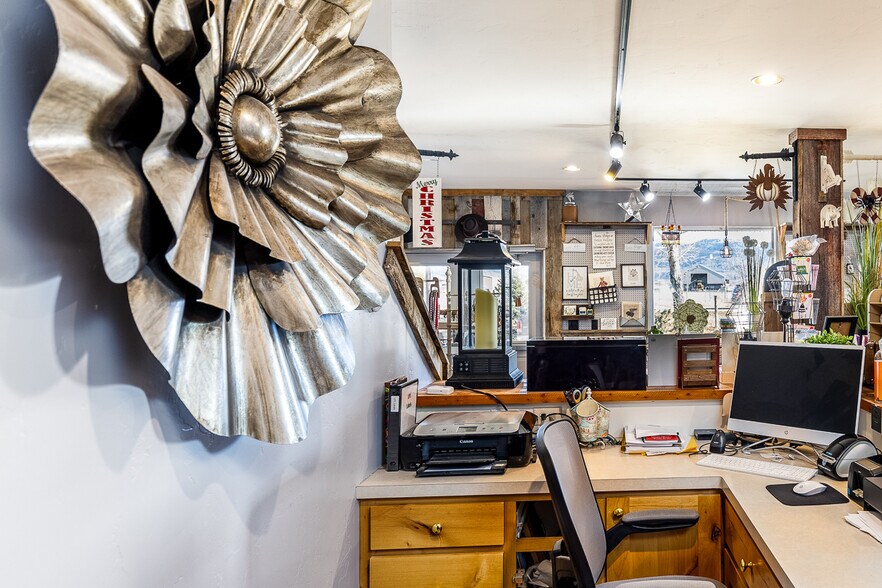 More Photos Of 535 Moraine Ct, Driggs Storefront Retail Residential For Lease