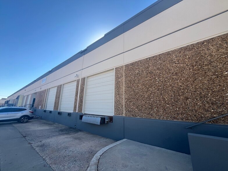 More Photos Of 4220-4232 Charter Ave, Oklahoma City Warehouse For Lease