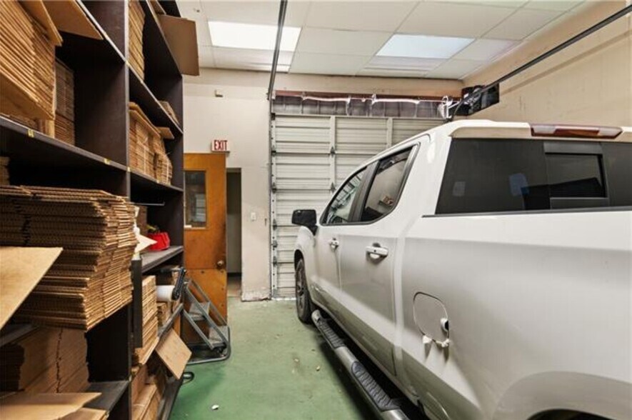 More Photos Of 4501 Zenith St, Metairie Service For Sale