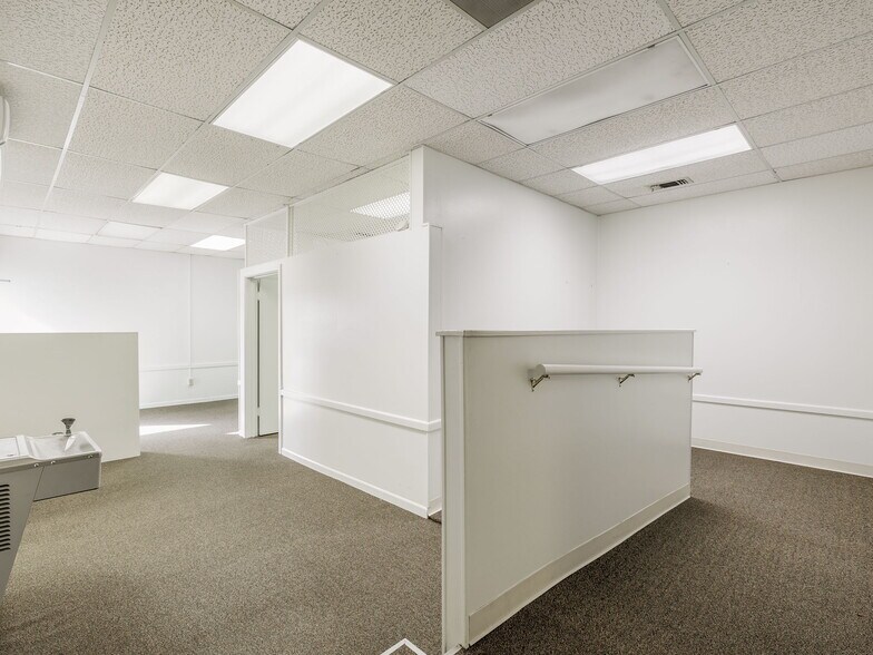 More Photos Of 233 Ackerman St, Rockdale Storefront Retail Office For Sale