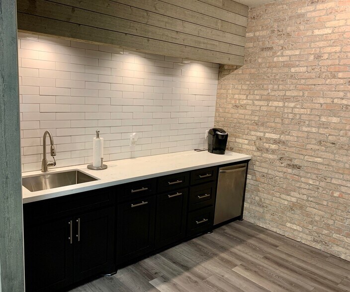 More Photos Of 14340 Memorial Dr, Houston Office For Lease