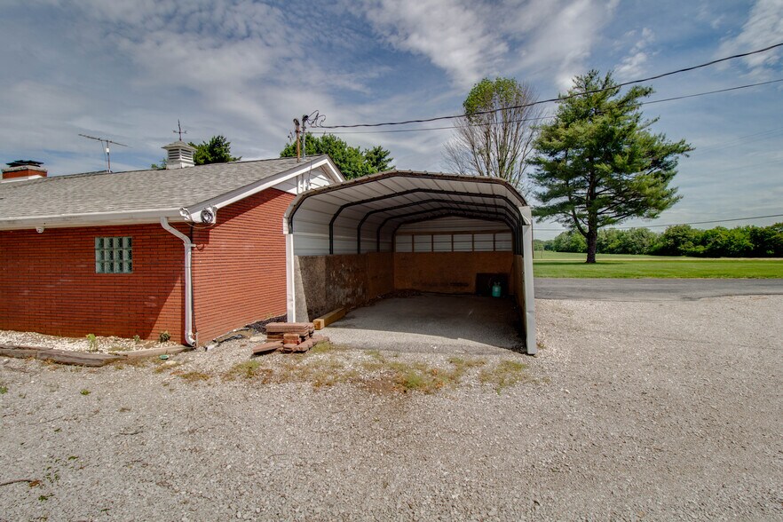More Photos Of 27161 State Highway 3, Godfrey General Retail For Lease