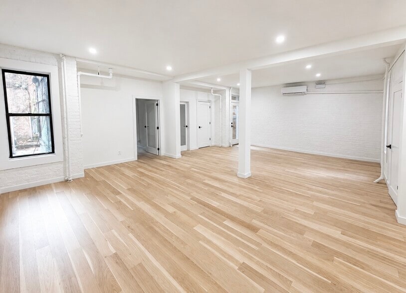 More Photos Of 157 Huron St, Brooklyn Apartments For Lease