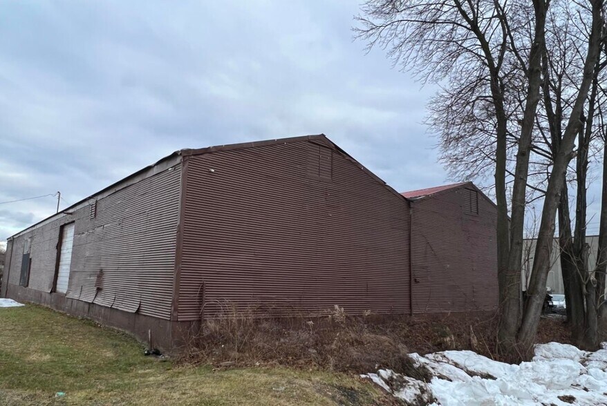 More Photos Of 17 Prospect Ave, Albany Light Distribution For Sale