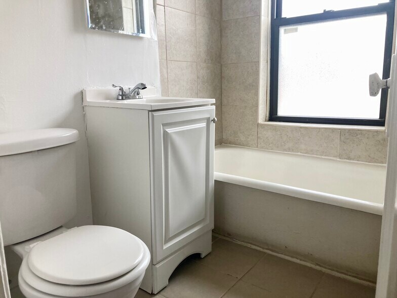 More Photos Of 1155 W 83rd St, Chicago Apartments For Sale