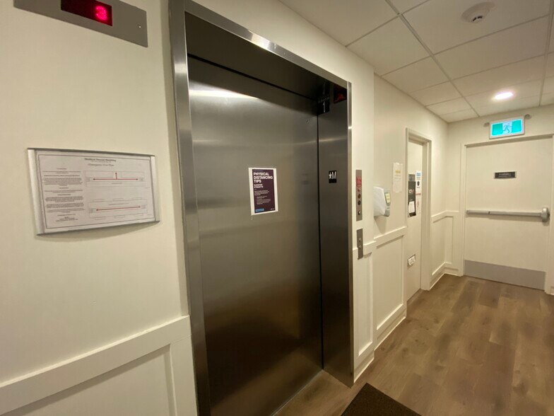 More Photos Of 3939 50A Ave, Red Deer Medical For Lease