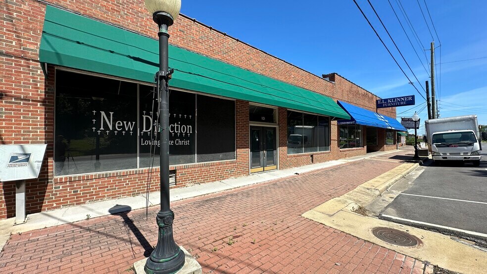 More Photos Of 101 1st St N, Alabaster General Retail For Sale