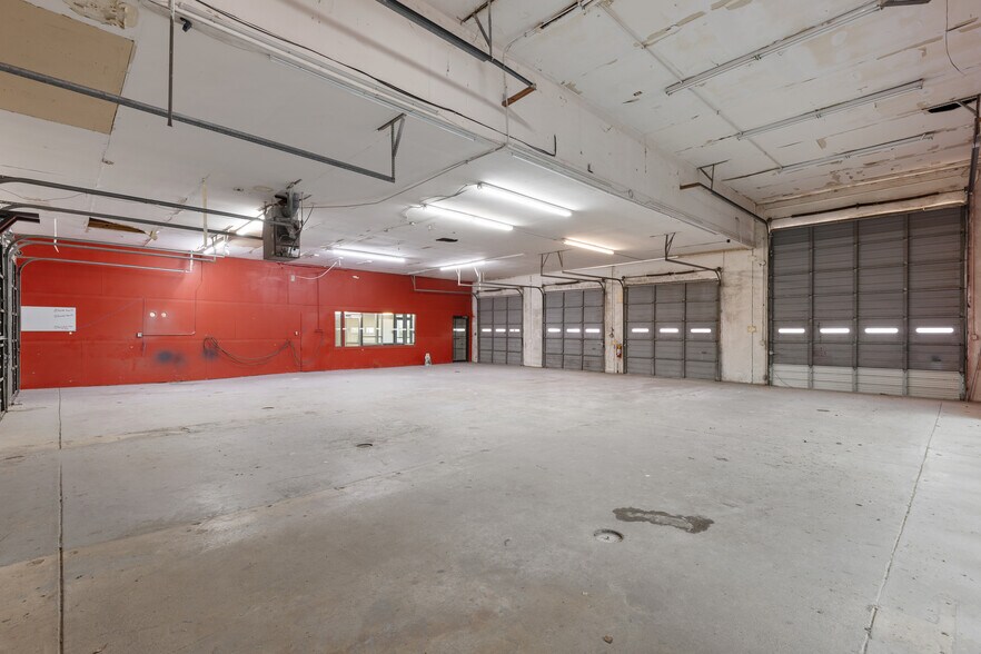 More Photos Of 310 Gautney St, Garland Flex For Sale