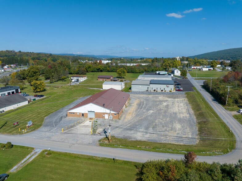 More Photos Of 338 Pound Ln, Duncansville Light Distribution For Lease