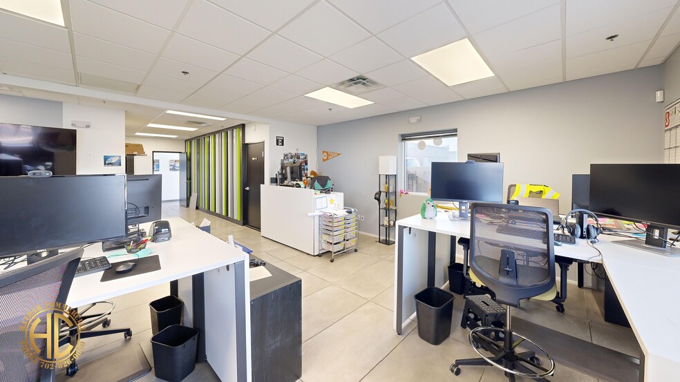 More Photos Of 295 Sunpac Ave, Henderson Warehouse For Sale