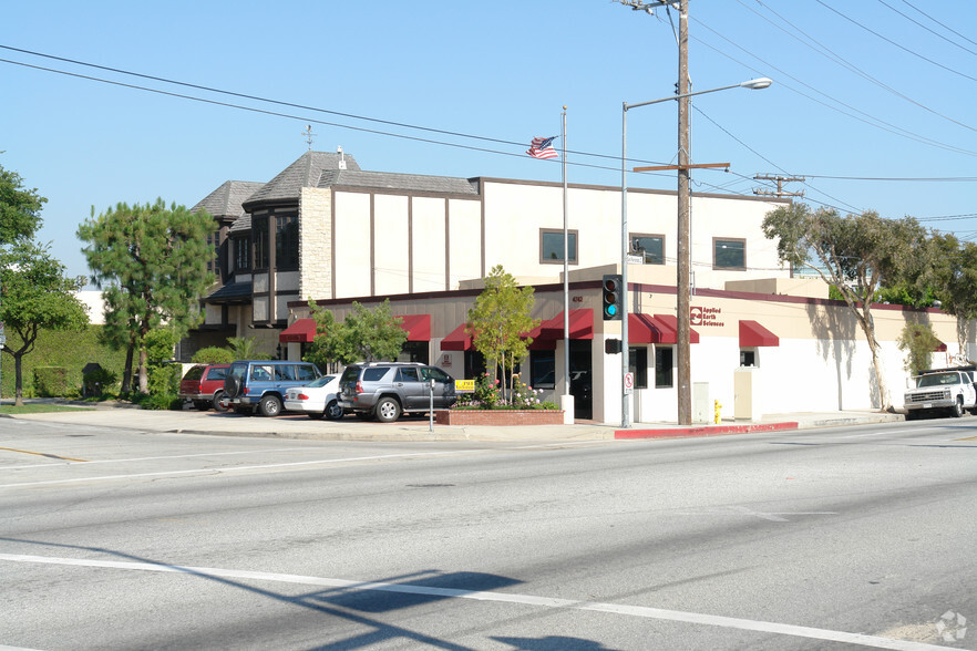 Primary Photo Of 4742 San Fernando Rd, Glendale Research And Development For Lease