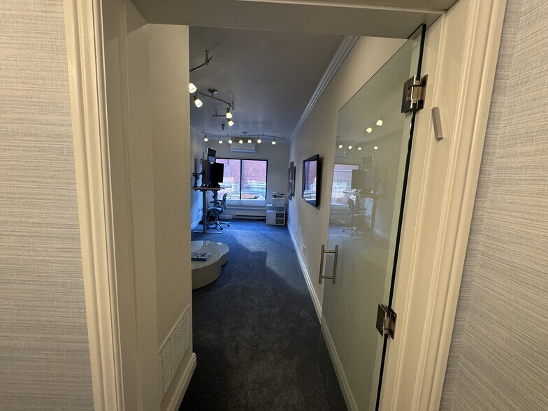 More Photos Of 533 E Hopkins Ave, Aspen Office For Lease