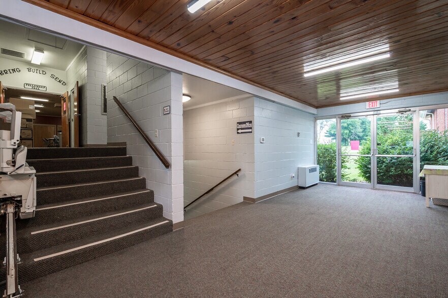 More Photos Of 733 Country Club Dr, Xenia Religious Facility For Sale