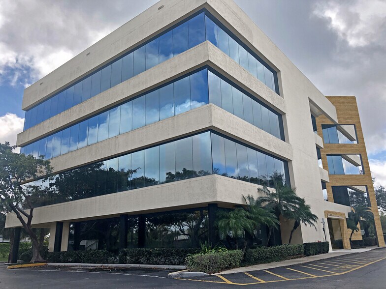 More Photos Of 3511 W Commercial Blvd, Fort Lauderdale Office For Lease