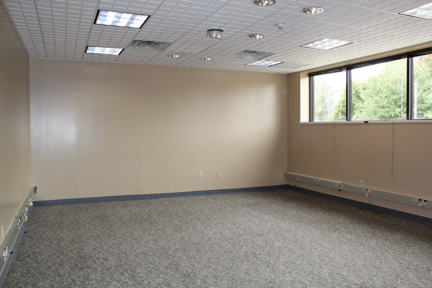 More Photos Of 251 John James Audubon Pky, Amherst Office For Lease