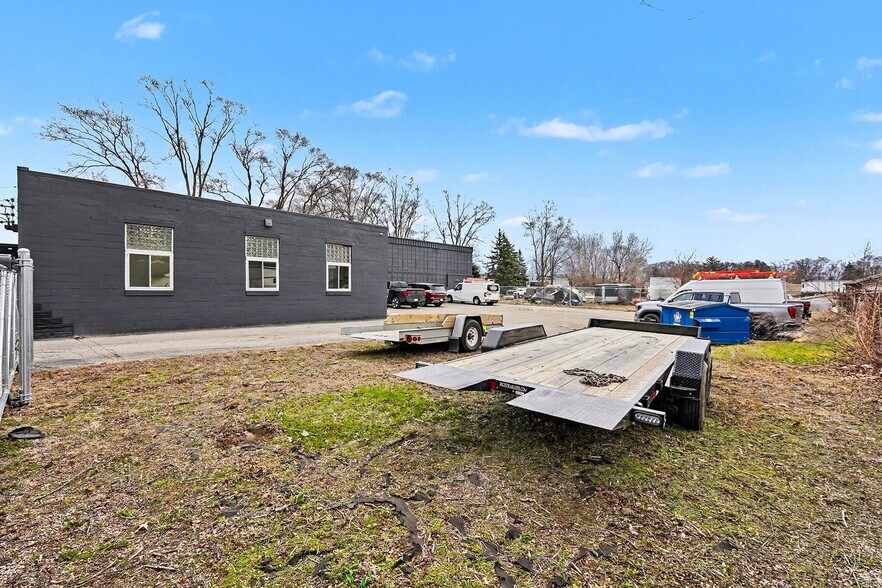 More Photos Of 5650 Jamestown Rd, Shelby Township Warehouse For Sale