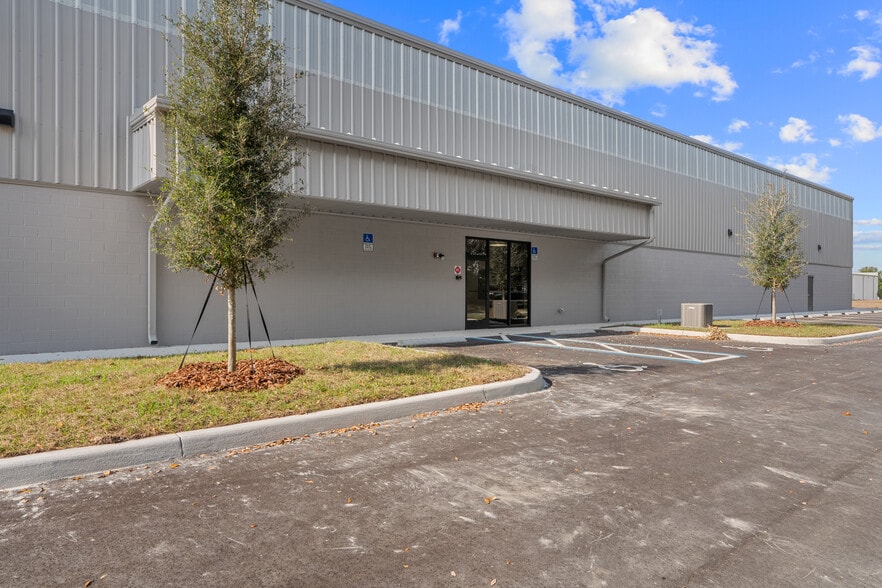 More Photos Of 5435 SW 6th Pl, Ocala Warehouse For Lease