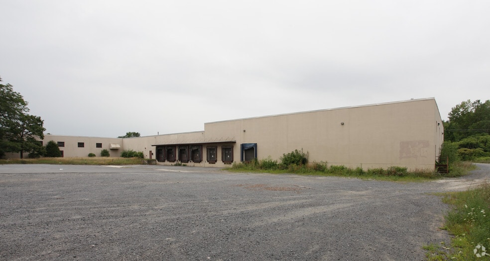 More Photos Of 5 Pruyn's Island Dr, Glens Falls Unknown For Lease