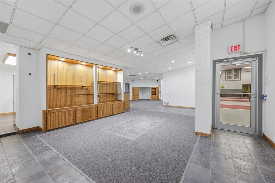 More Photos Of 525 Oakland Ave, Berlin Flex For Lease