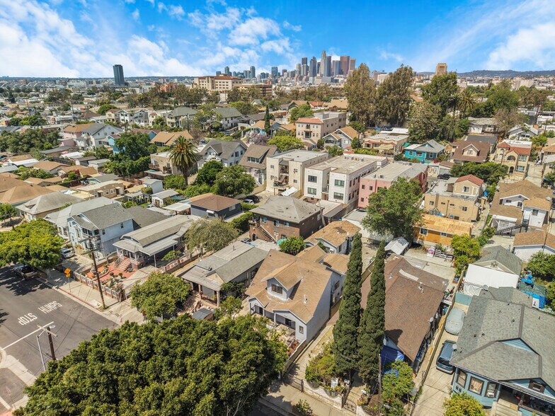 More Photos Of 605 N St Louis St, Los Angeles Apartments For Sale