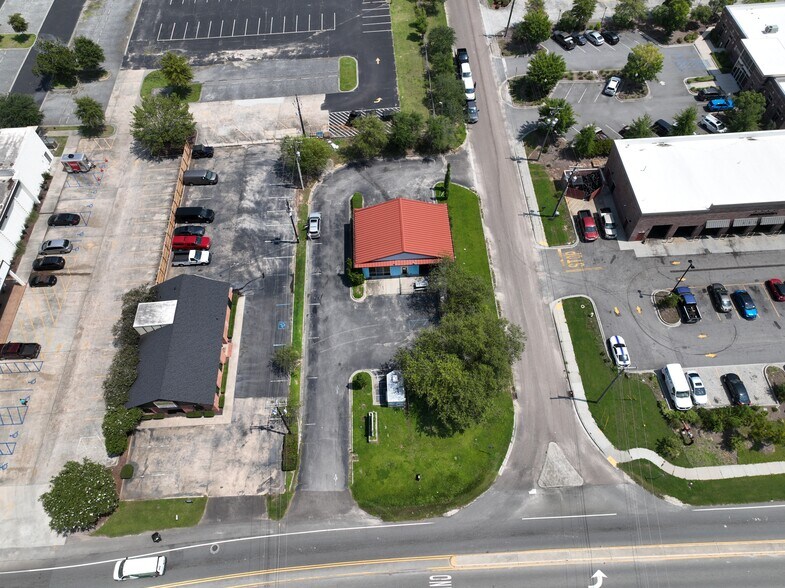 More Photos Of 329 E 5th North St, Summerville Freestanding For Sale