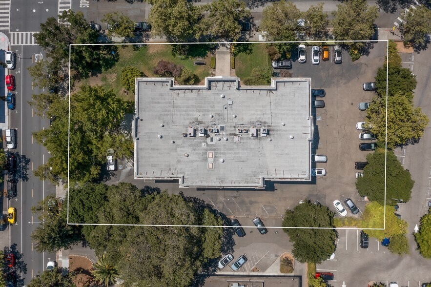 More Photos Of 11 5th St, Petaluma Loft Creative Space For Lease