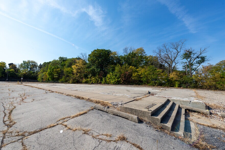 More Photos Of 3809-3857 E State St, Rockford Land For Lease