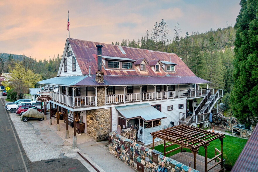 More Photos Of 15432 Washington Rd, Washington Storefront Retail Residential For Sale