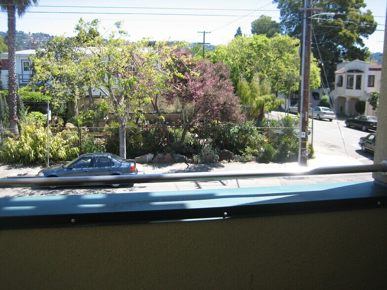 More Photos Of 6555-6557 Shattuck Ave, Oakland Office Residential For Lease