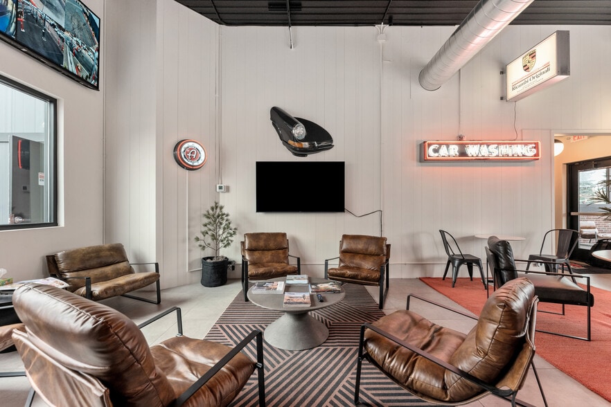 More Photos Of 10592 W State St, Boise Carwash For Sale