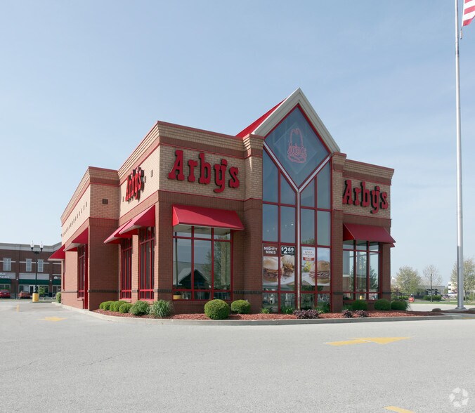 Primary Photo Of 9055 E 56th St, Indianapolis Fast Food For Lease