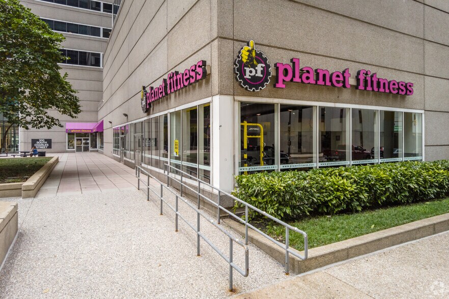 More Photos Of 100 S Charles St, Baltimore Office For Lease