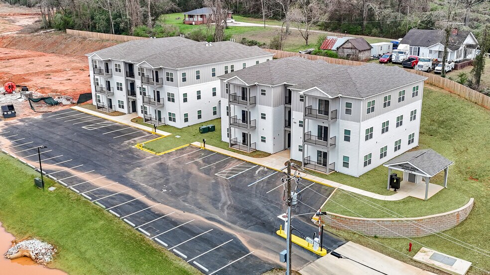 More Photos Of 300 Elm St, Hogansville Apartments For Sale