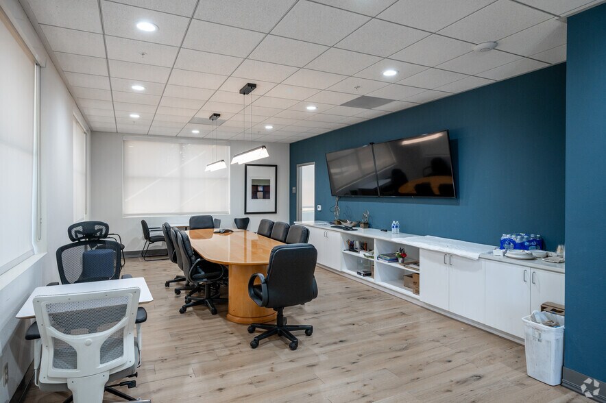 More Photos Of 1124 Bristol St, Costa Mesa Office For Sale