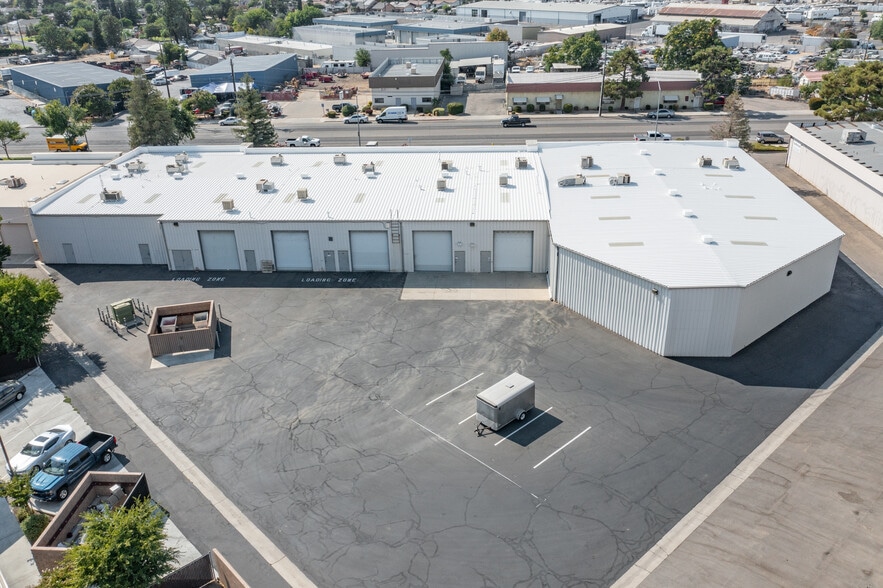 More Photos Of 1486 Tollhouse Rd, Clovis Service For Lease
