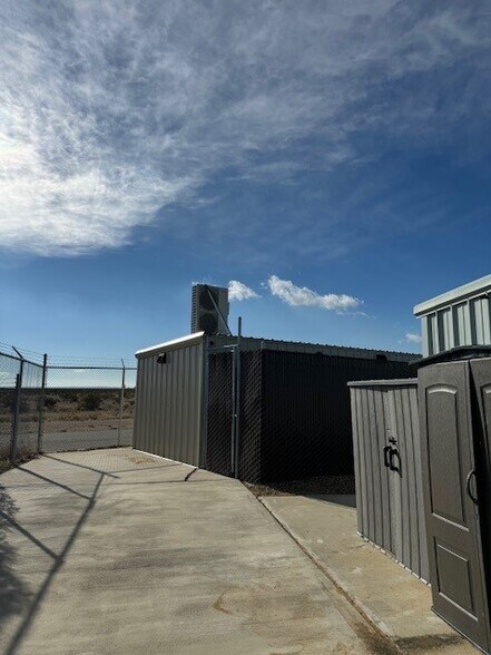 More Photos Of 22510 Curtiss Pl, California City Warehouse For Sale