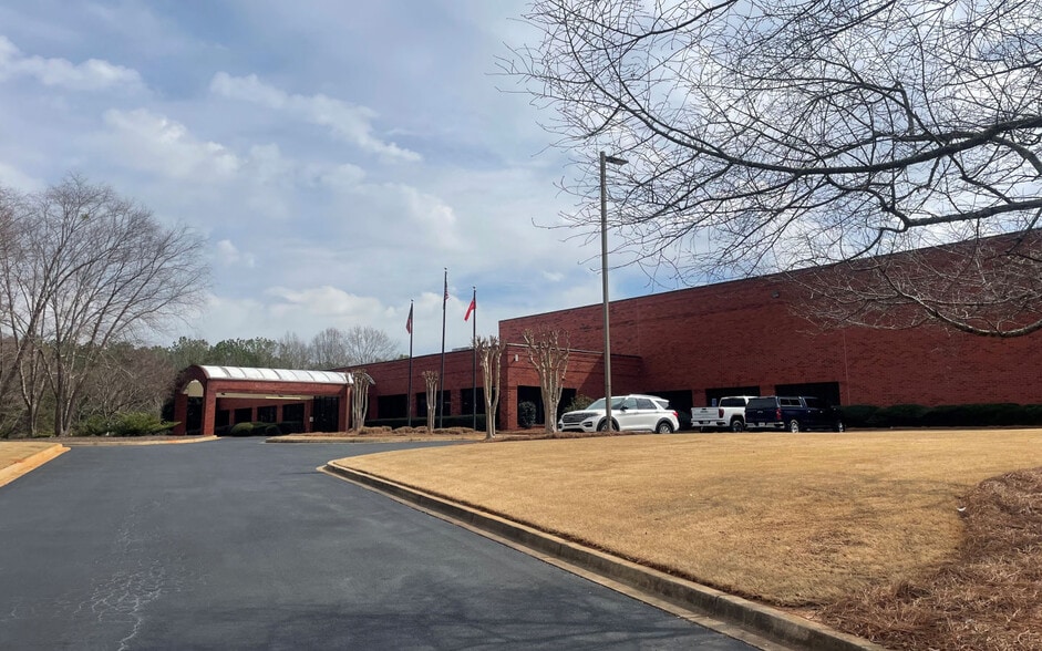 Primary Photo Of 14481 Lochridge Blvd, Covington Warehouse For Lease