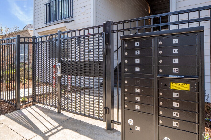 More Photos Of 4775 NE 107th Ave, Portland Apartments For Sale