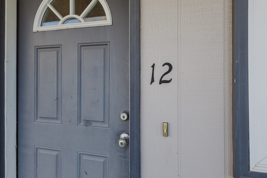 More Photos Of 3007 Sierra Pky, Hutchinson Apartments For Sale