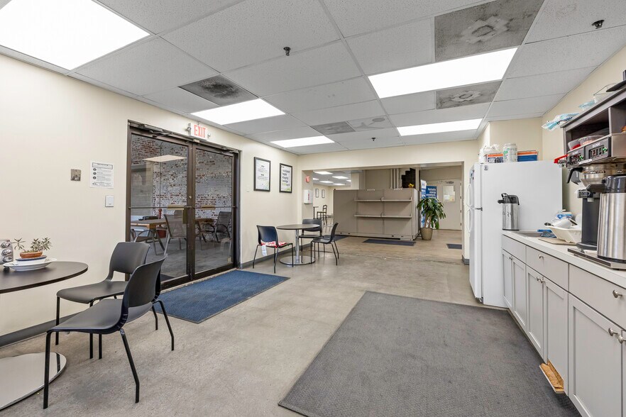 More Photos Of 1315 W 12th St, Kansas City Warehouse For Sale