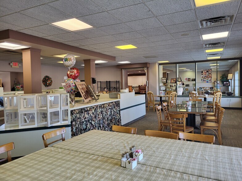 More Photos Of 531-533 N Main St, Canton Storefront Retail Residential For Sale