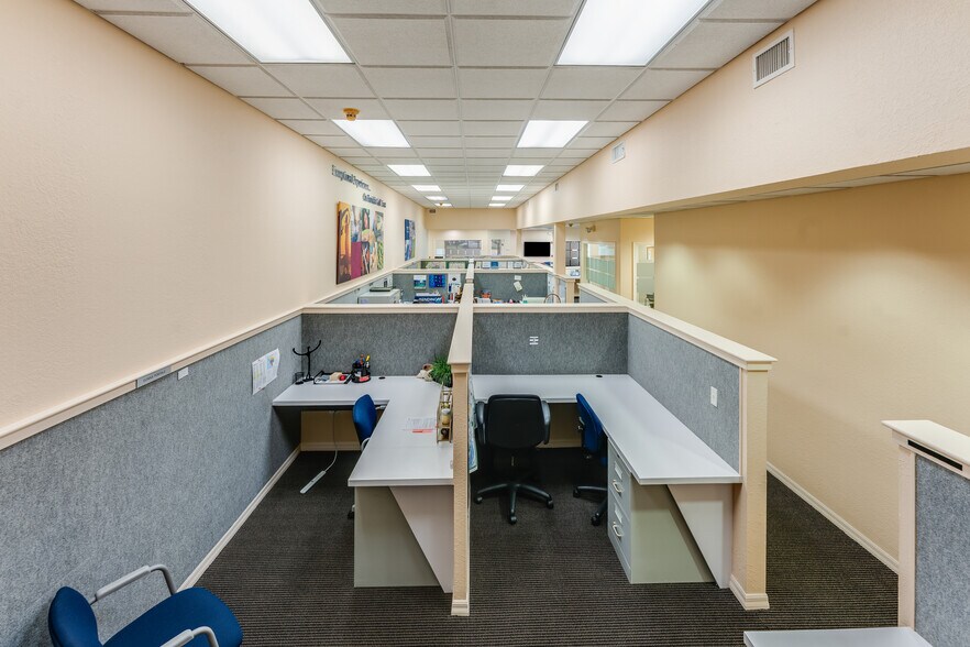 More Photos Of 8660 S Tamiami Trl, Sarasota Office For Sale