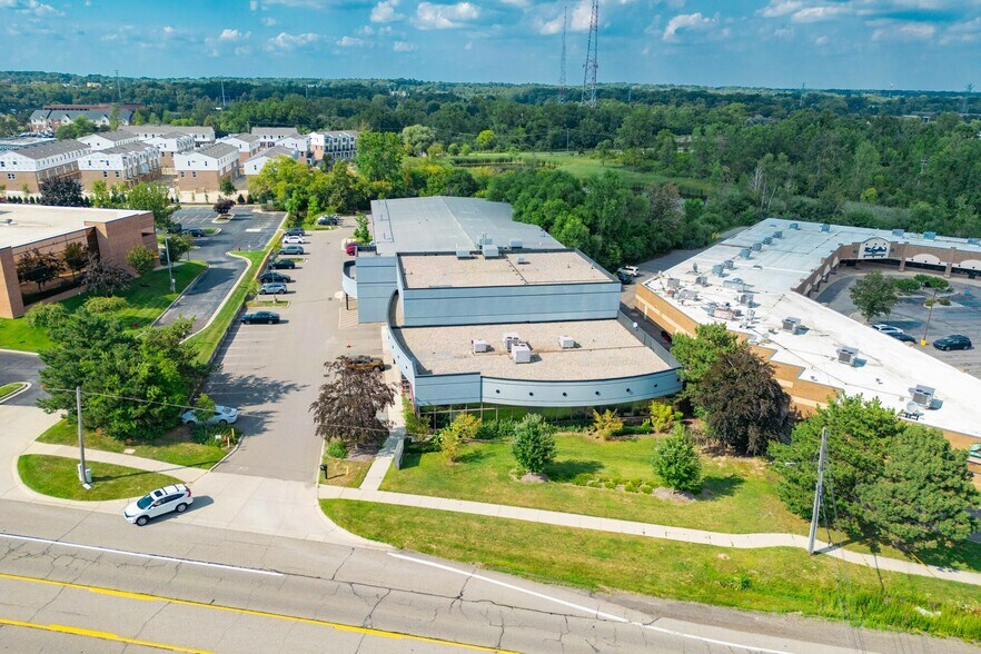 More Photos Of 42350 Grand River Ave, Novi Office For Sale