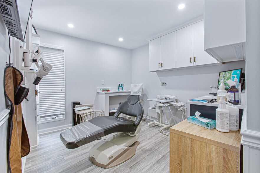 More Photos Of 924 Tall Pine Rd, Mount Pleasant Medical For Sale