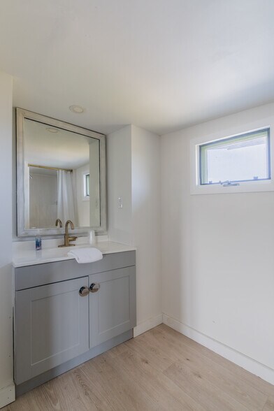 More Photos Of 2041 Harpswell Islands Rd, Bailey Island Hotel For Sale